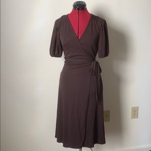 Puff sleeves brown wrap dress